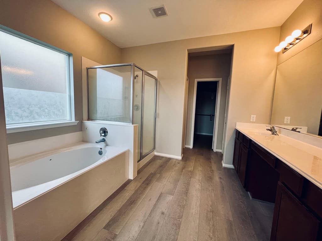 Gallery 24 Stamford Oaks Drive